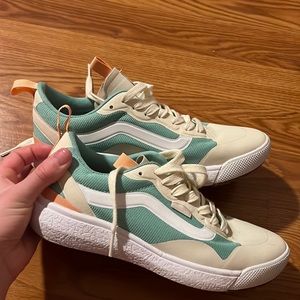 Vans ultra range sneakers